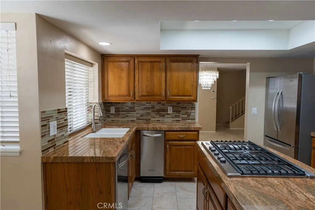 23169 Mulholland, Woodland Hills, California 91364 home-pic-8